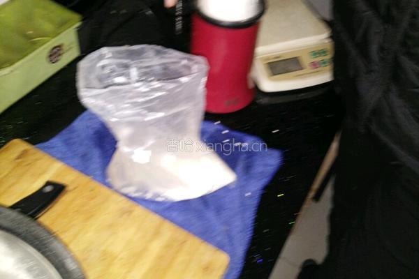 豆沙馅南瓜饼的做法图解2