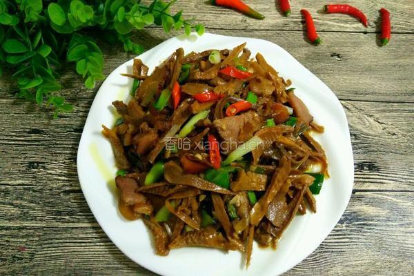 腊肉炒笋干的做法图解1