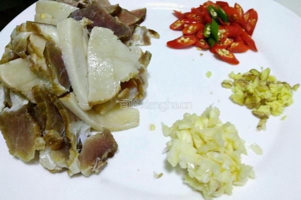 腊肉炒笋干的做法图解4