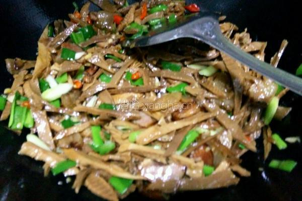 腊肉炒笋干的做法图解14
