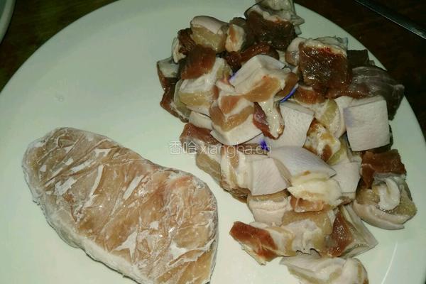 独家应景创意黑暗料理 黑胡叫蓝瘦香菇的做法图解1