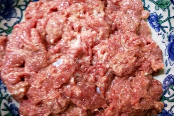 青椒炒牛肉的做法图解2