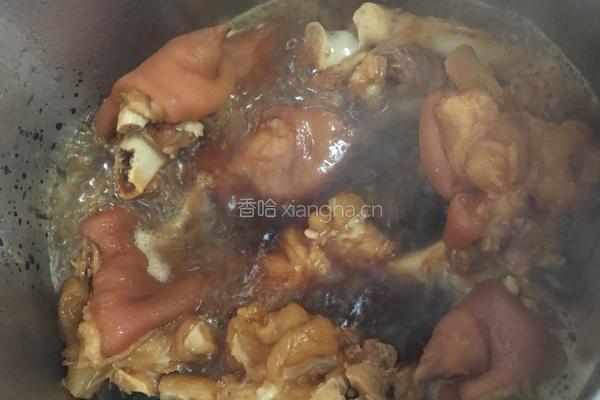 卤猪脚的做法图解3