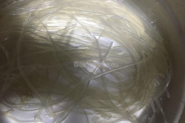 白菜炖豆腐粉条的做法图解3