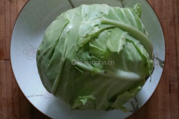 耗油手撕包菜的做法图解1