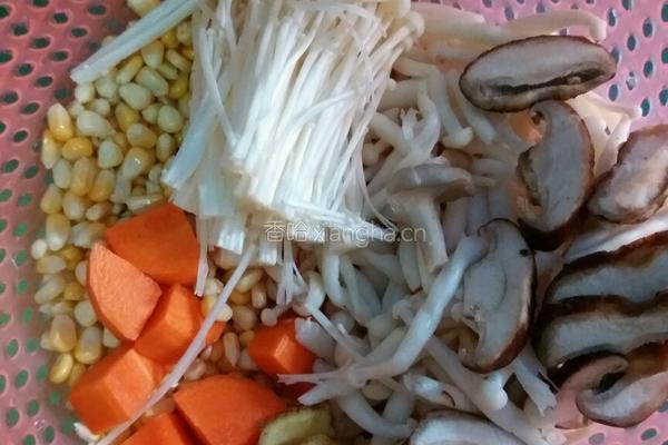 蘑菇素菜汤的做法图解2