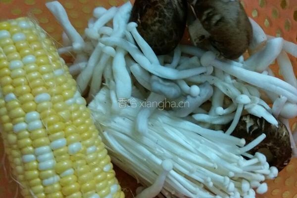 蘑菇素菜汤的做法图解1