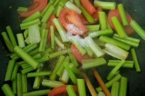 番茄炒芹菜的做法图解6