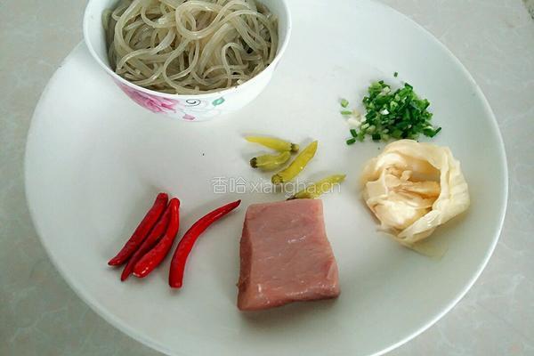 泡菜苕粉肉丝（酸辣版）的做法图解1