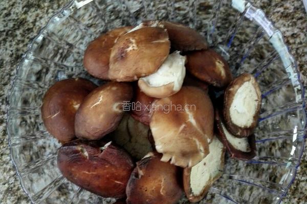 猪肉炒香菇的做法图解3