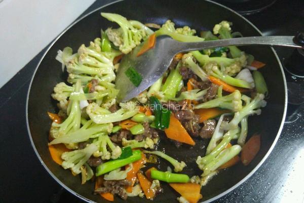 花椰菜炒牛肉的做法图解10