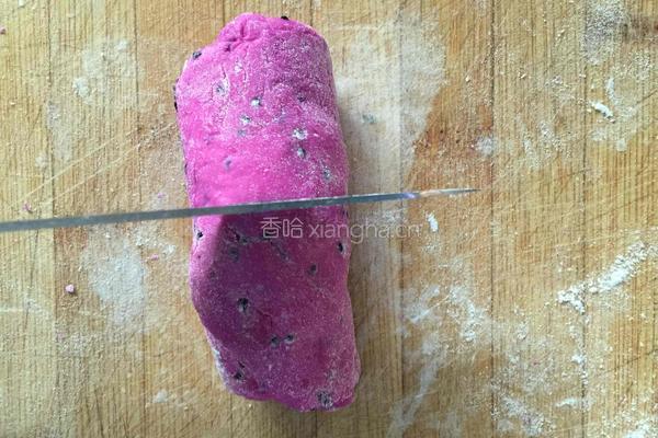 火龙果玫瑰花卷的做法图解5