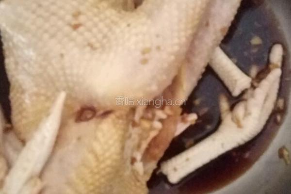 电饭锅焖鸡的做法图解1