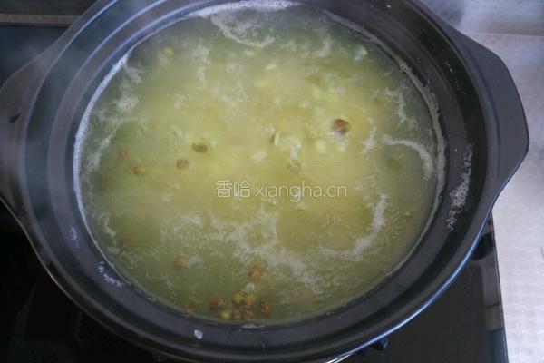 砂锅大米绿豆煲的做法图解7