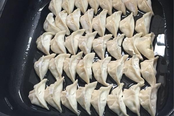 手工煎饺的做法图解1