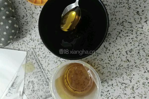 麦芽糖炖鸡蛋的做法图解1