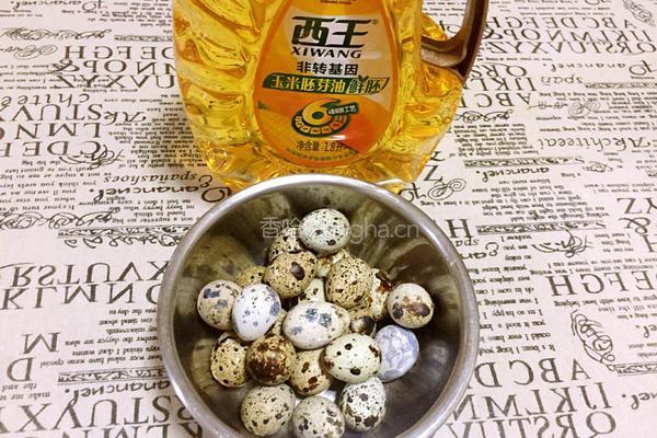 茄汁鹌鹑蛋的做法图解1