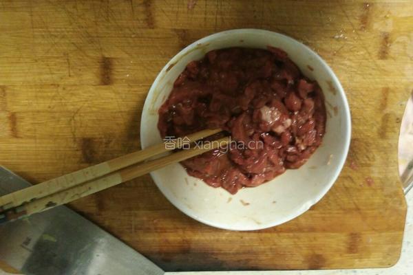 大蒜牛肉丝焖翡翠莴苣的做法图解5