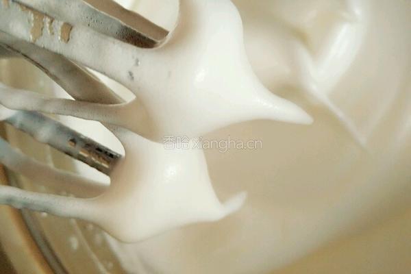 六寸心形戚风蛋糕的做法图解9