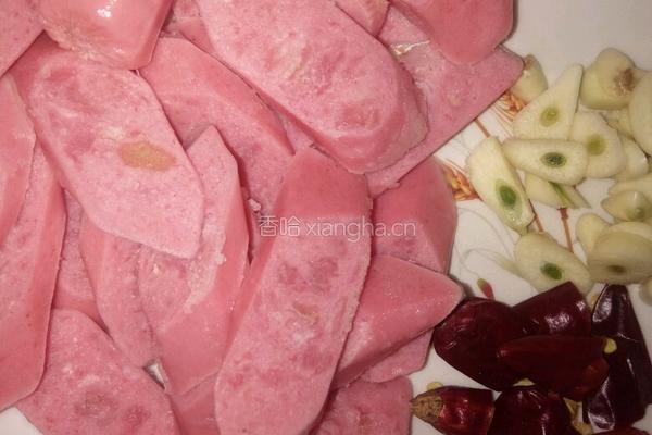 芹菜炒香肠的做法图解2