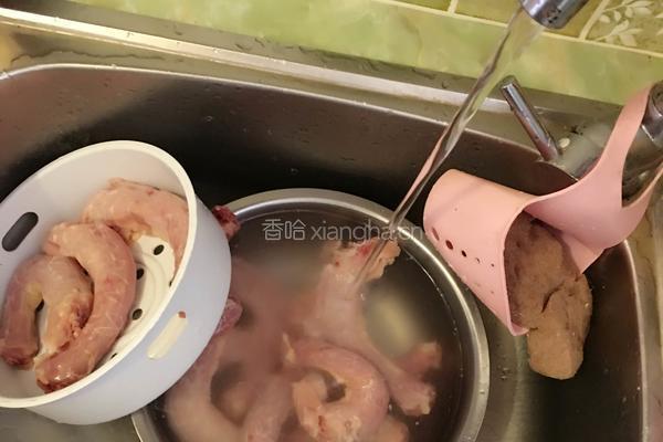 麻辣鸡脖的做法图解1