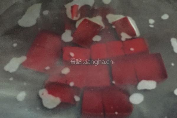 酸菜猪血的做法图解2