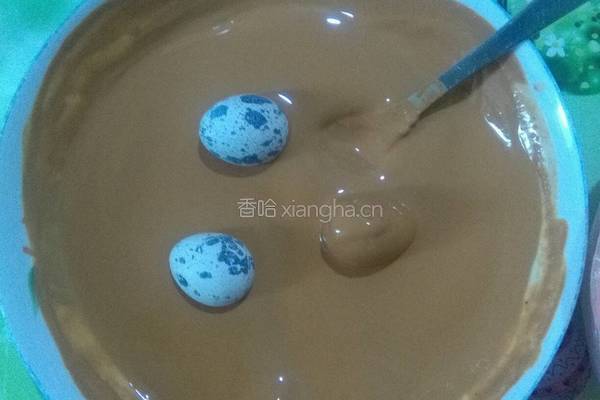 腌鹌鹑皮蛋的做法图解3