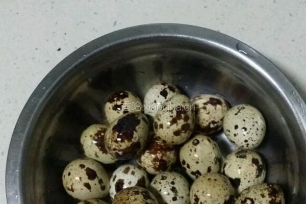 卤鹌鹑蛋的做法图解1