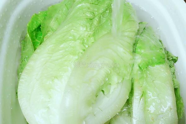 剁椒生菜的做法图解1