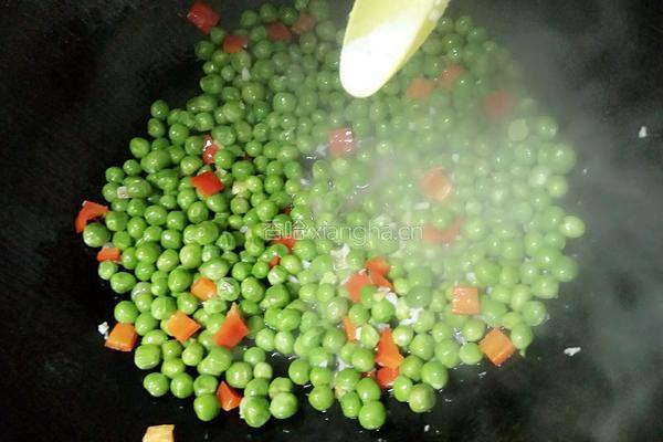 鲜豌豆猪肉粒的做法图解8