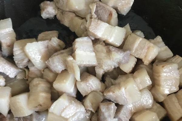 鹌鹑蛋红烧肉的做法图解6
