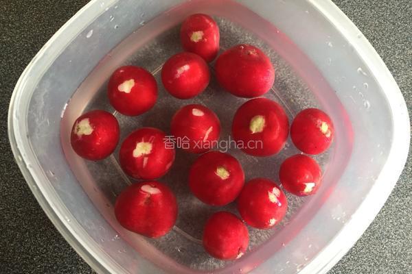 糖醋樱桃小萝卜的做法图解2