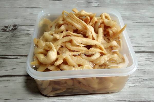 麻辣萝卜干的做法图解1