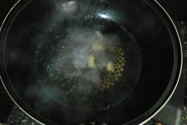 茶树菇闷鸡肉的做法图解2