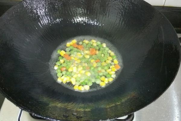 豌豆杏鲍菇炒虾仁的做法图解8