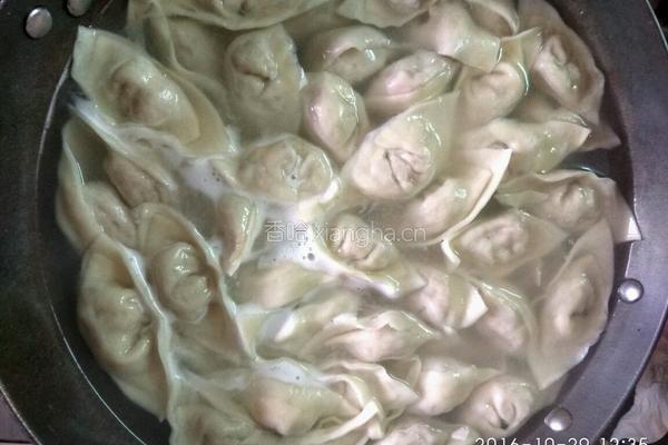 猪肉莲藕馅饺子的做法图解11