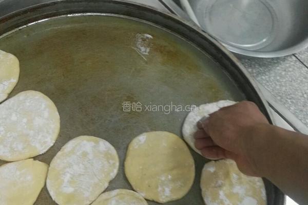 大锅菜～黄金地瓜饼的做法图解6