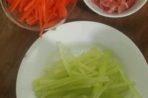 酱香三丝的做法图解1