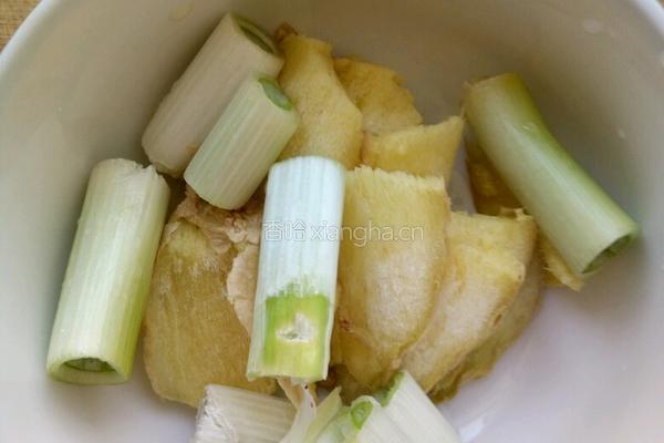 砂锅猪蹄莲藕的做法图解4