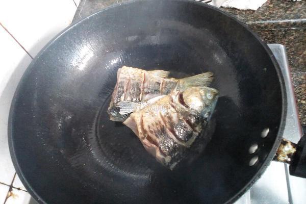 鱼头豆腐汤的做法图解5