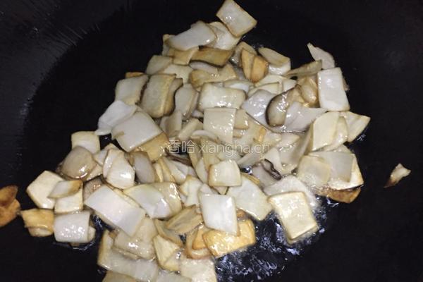杏鲍菇炒肉的做法图解4