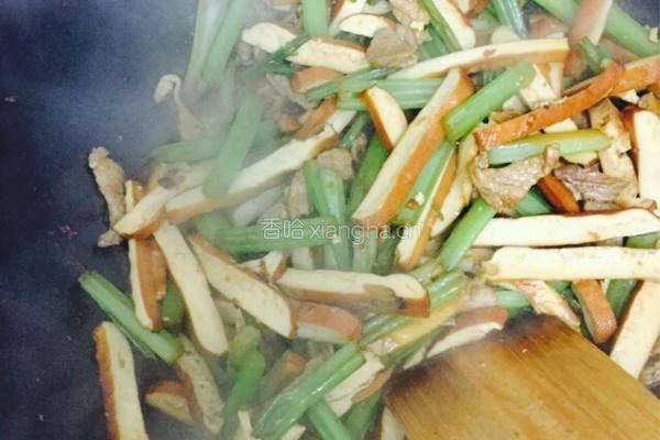 芹菜香干炒肉丝的做法图解6