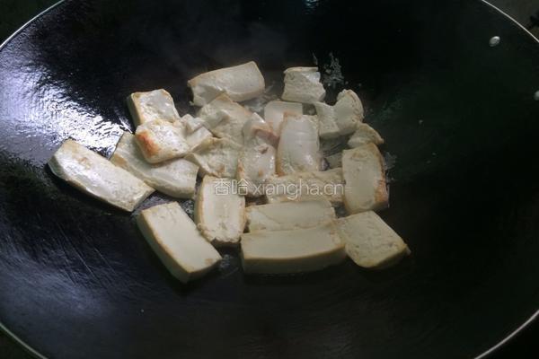腊肠炒豆腐的做法图解6