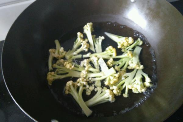 蒜苗花椰菜的做法图解2