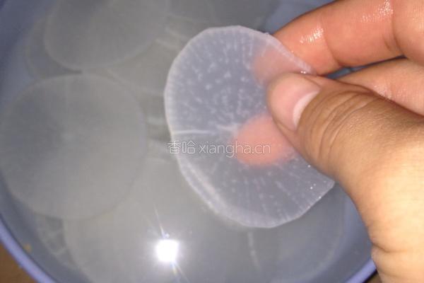 白萝卜卷的做法图解1