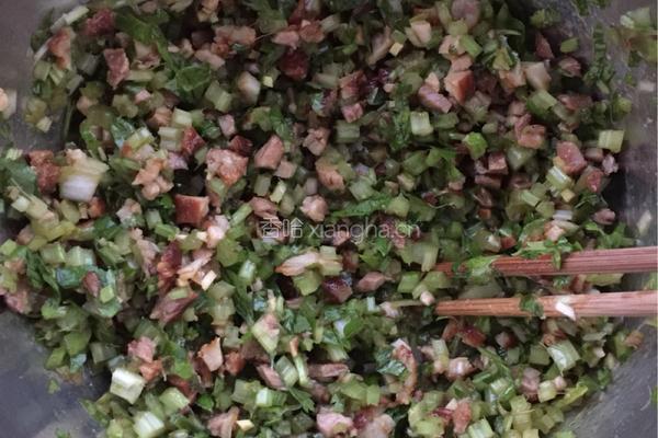 芹菜熟猪肉馅饼的做法图解1