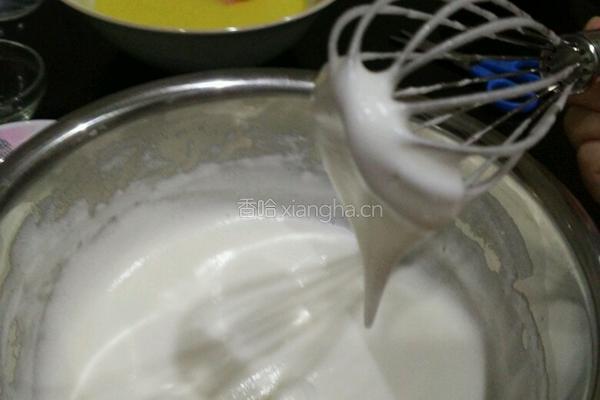 香草戚风纸杯蛋糕的做法图解4