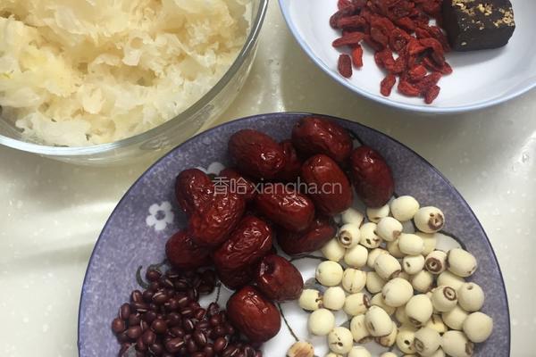 莲子红豆银耳汤的做法图解3