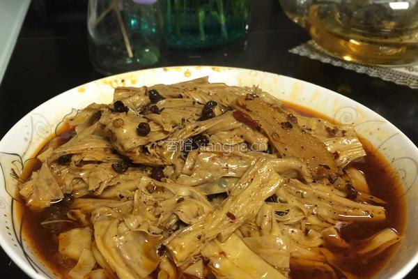 炒腐竹（辣条）的做法图解5