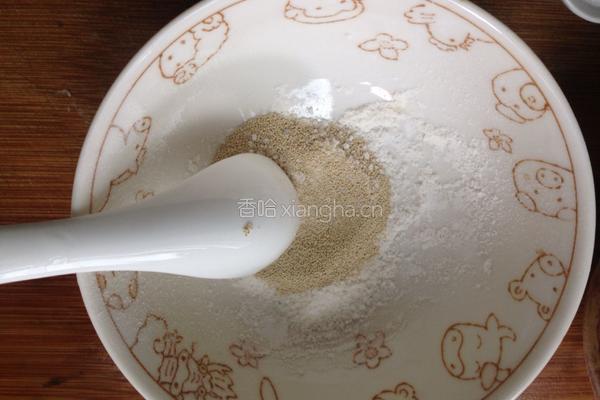 无黄油肉松面包的做法图解3